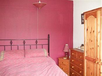 Burnells Gardens - B&B2