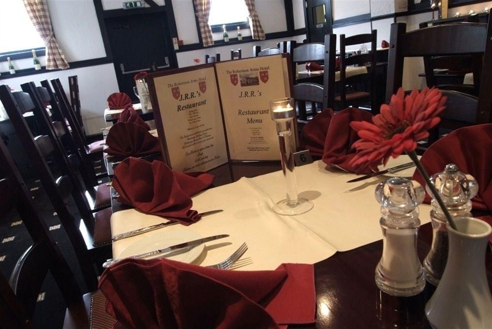 Robertson Arms Hotel4