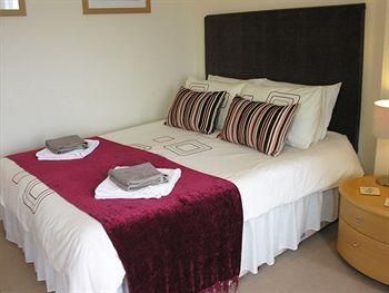 Craig Holm Guest House3