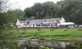Half Moon Jackfield4