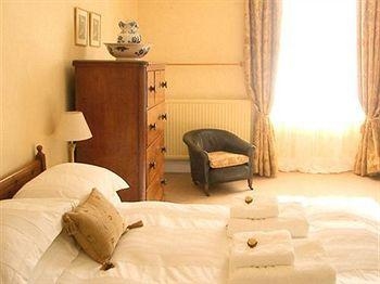 Woodford House0