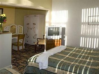 New Beehive Inn - Guest House4