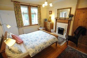 Blinkbonny House1