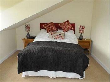 The Rose & Crown Country Inn2