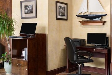 Ramada Naples4