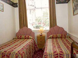 Lyncliff Hotel2