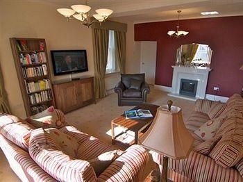 Throapham House2