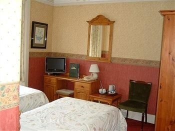 Ravenshill Hotel3