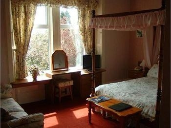 Ravenshill Hotel1