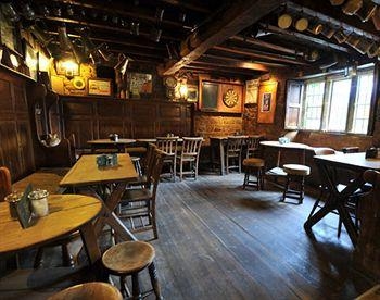 The Falkland Arms0
