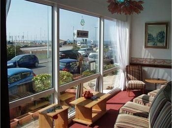 The Pilatus - Guest house4