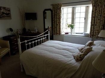 The Old Manor House4