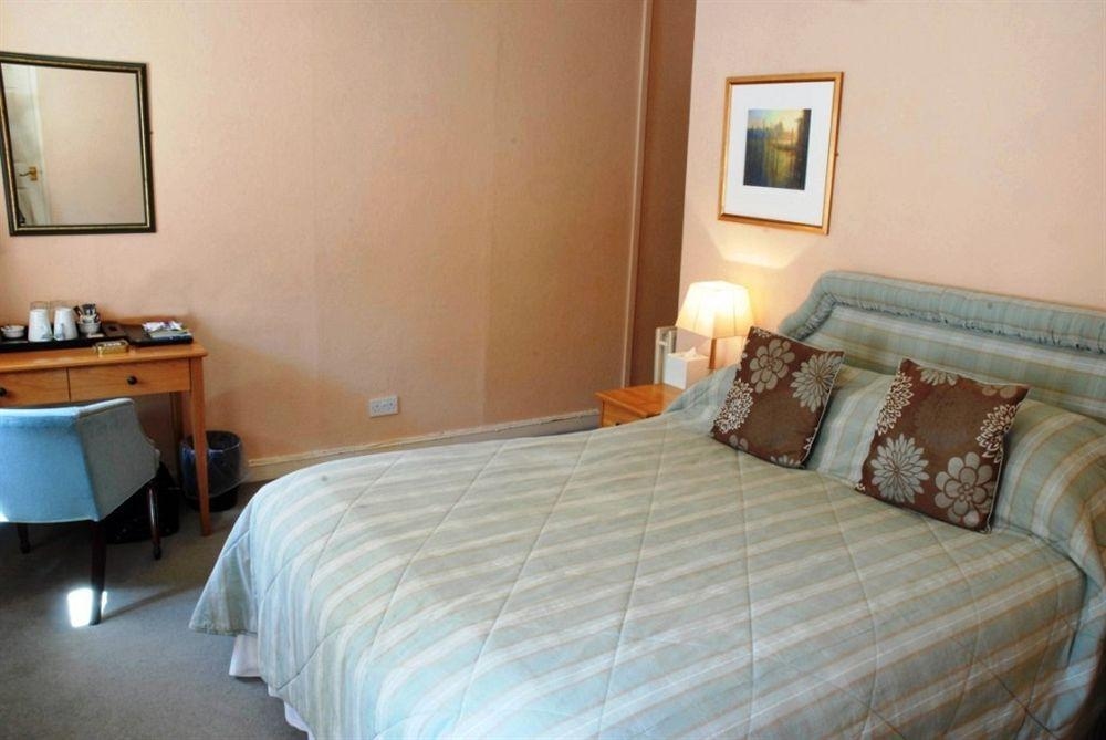 Marlborough Arms Hotel2