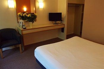 Redwings Lodge Baldock1
