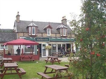 MacKenzies Highland Inn4