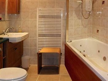 The Farmhouse at Yetholm Mill1