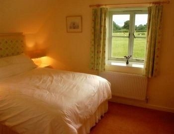 Caro's B & B4