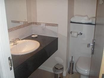 The Ferguson Fawsitt Arms & Country Lodge1