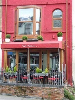 Cafe Valance Bar & Rooms4