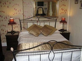 Crompton House1