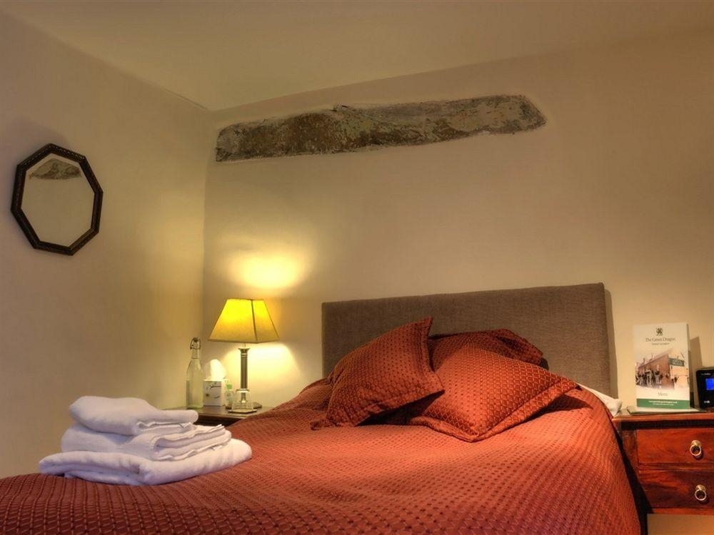 The Green Dragon - Inn0