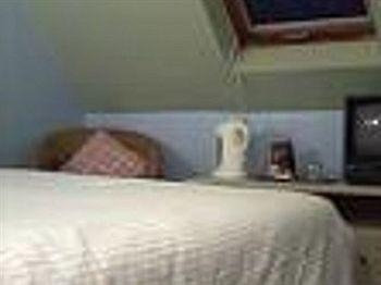 Falcon Crest Guest House2