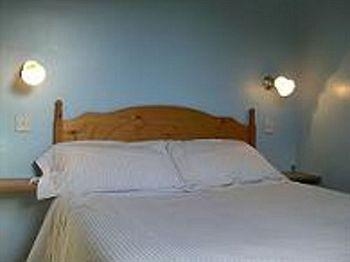 Falcon Crest Guest House0