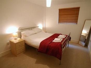 Base Serviced Apartments - Cumberland Street4