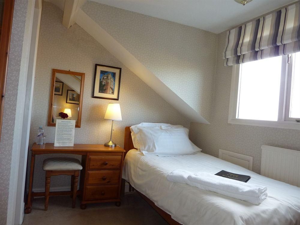 Abbeyfields Guest House4