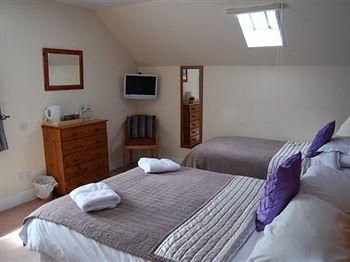 Bridge of Lochay Hotel2