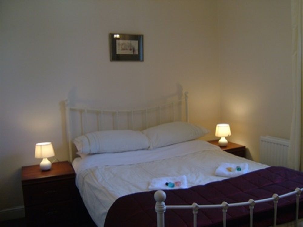 The Warwick - Guest House2