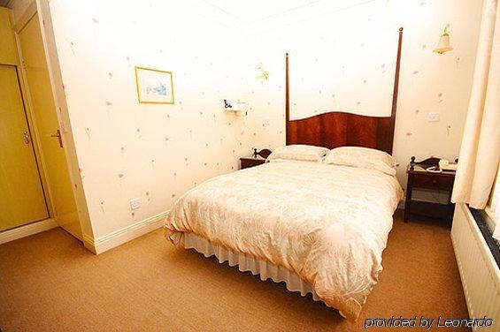 Fernbank Hotel1
