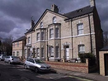 Linden Lodge3
