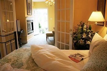 Five Gables Inn and Spa1