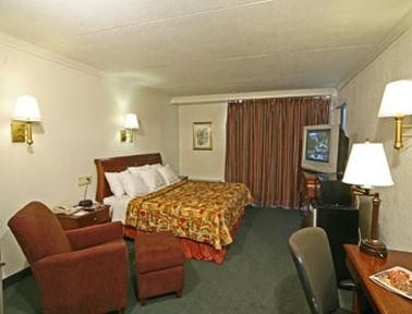 Knights Inn Greensboro0