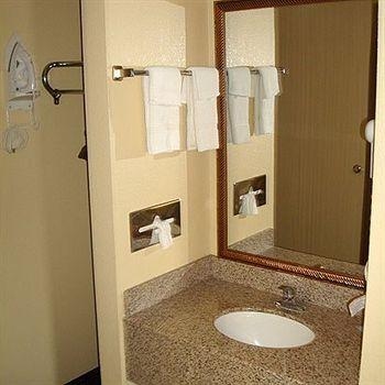 Columbus Inn1