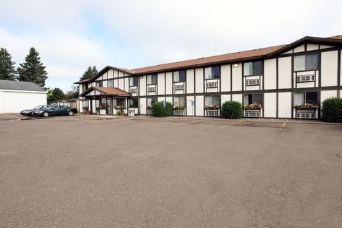 Americas Best Value Inn- Ironwood3