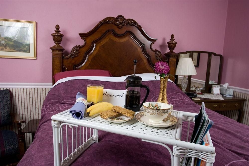 Little English Guesthouse Bed and Breakfast1