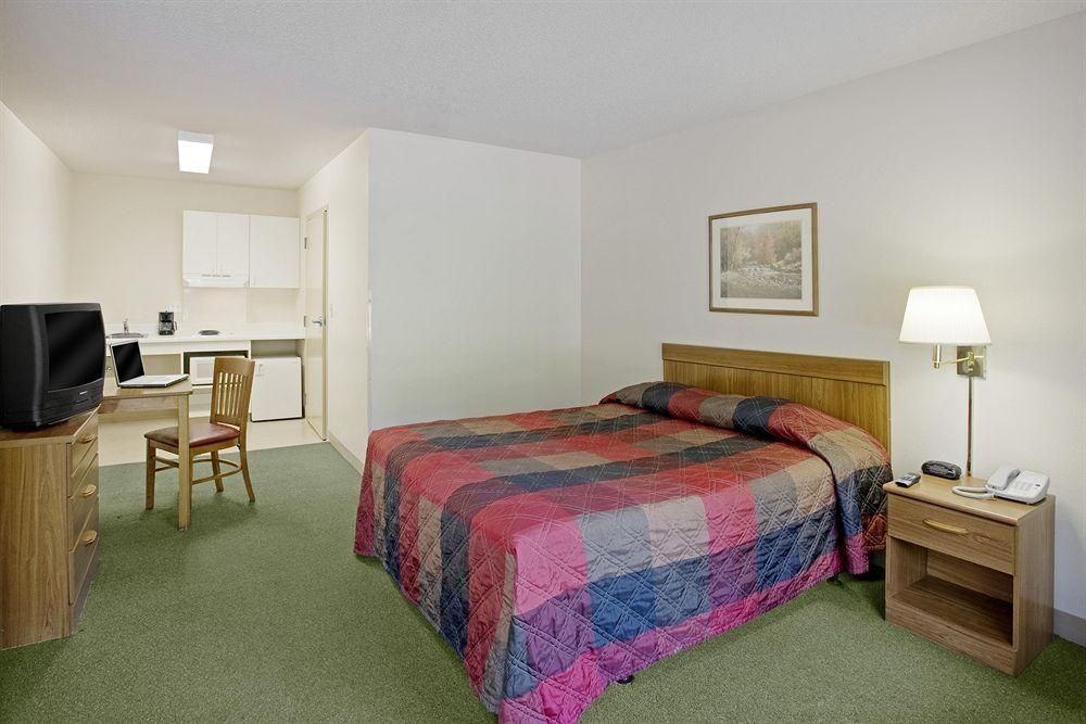 Crossland Denver - Thornton1