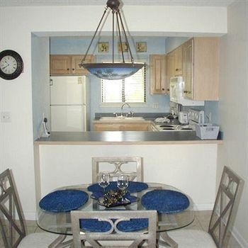 Portside Beach Resort4