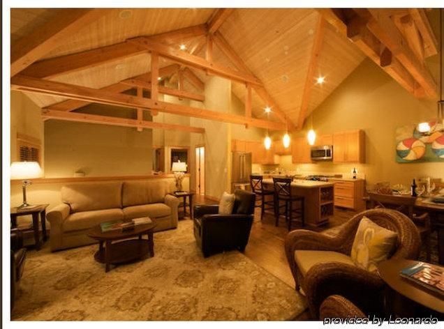 Lodges at Cannon Beach0