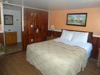 Flower Field Inn & Cottages2