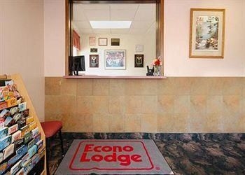Econo Lodge Lincoln4