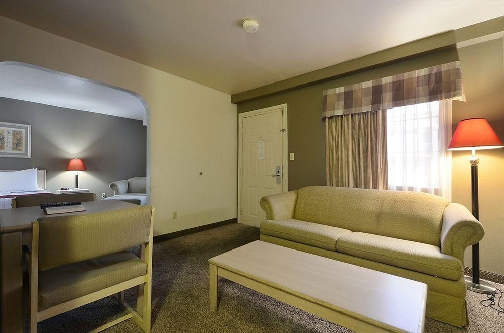Amco Hotel & Suites3