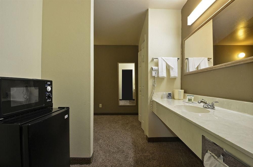 Amco Hotel & Suites0