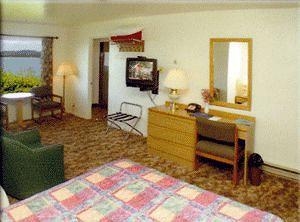The Bay Bridge Motel2