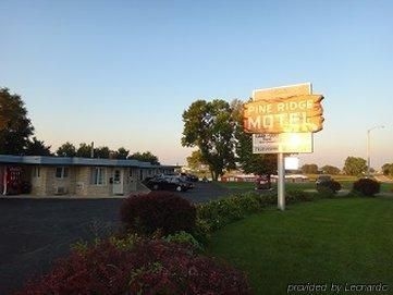 Pine Ridge Motel0