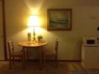 Oswego Inn1