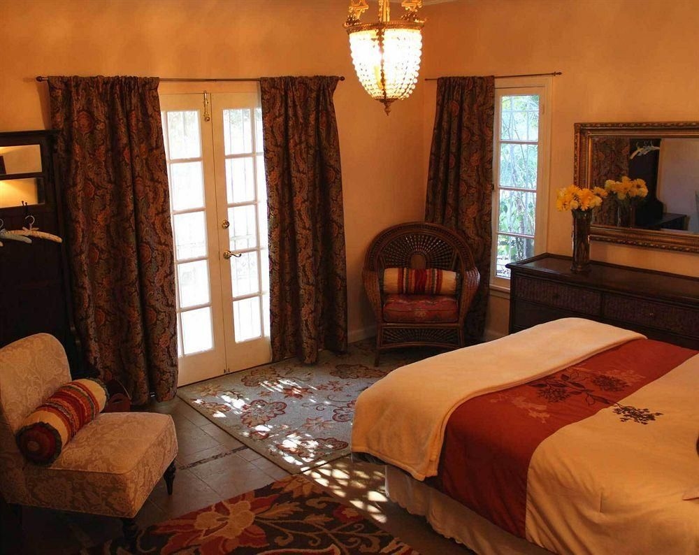 Cinema Suites Bed & Breakfast1