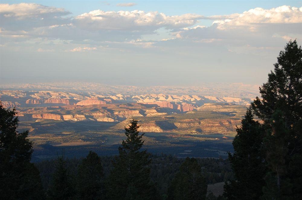 The Rim Rock Inn0